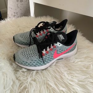Nike girls Zoom Pegasus 35